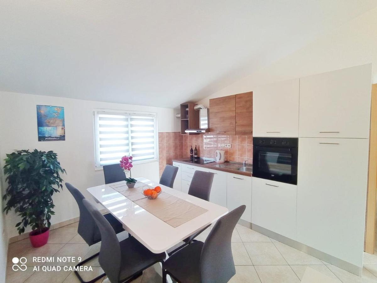 Apartman Mia With Pool1 Сплит Екстериор снимка
