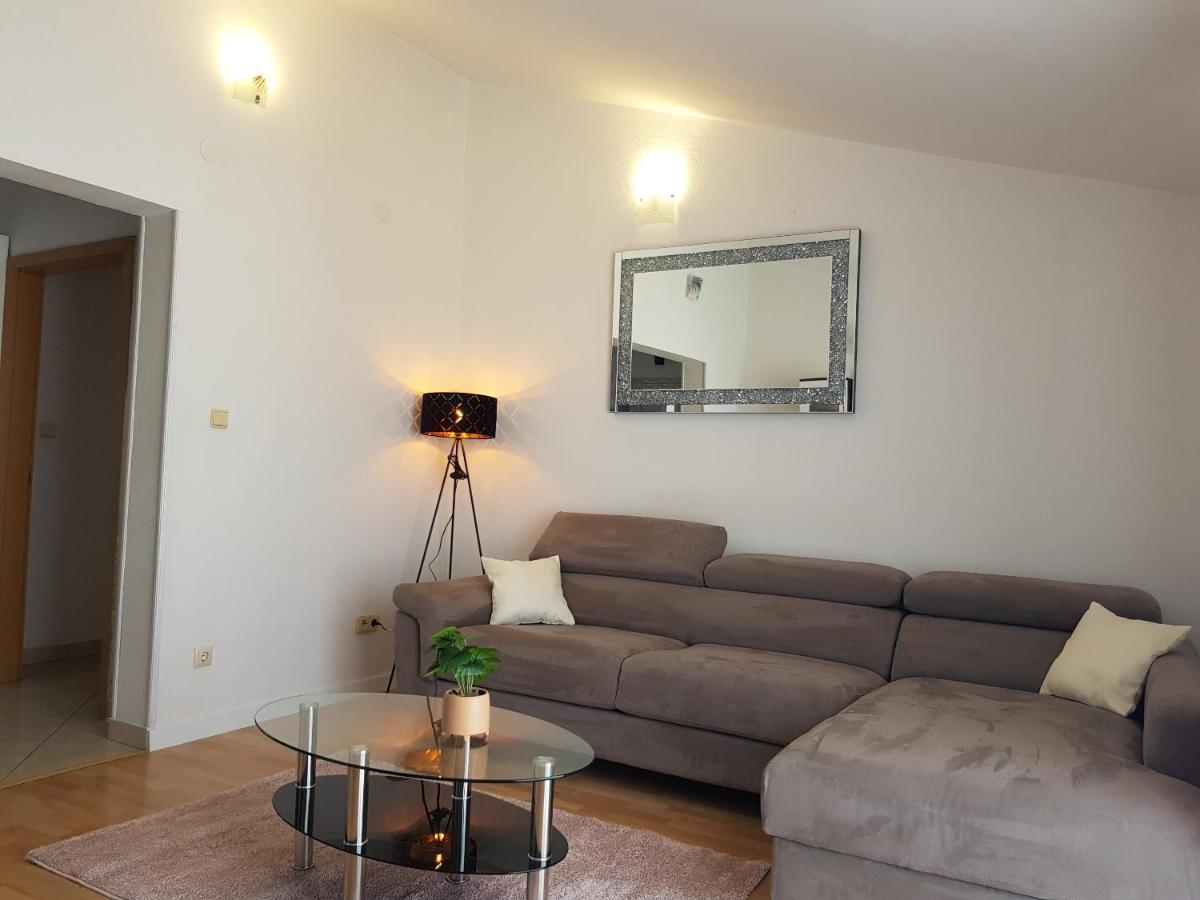 Apartman Mia With Pool1 Сплит Екстериор снимка