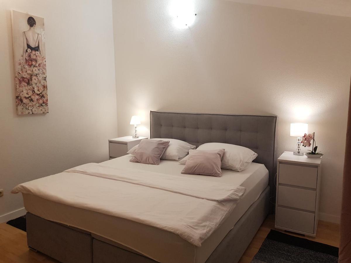 Apartman Mia With Pool1 Сплит Екстериор снимка