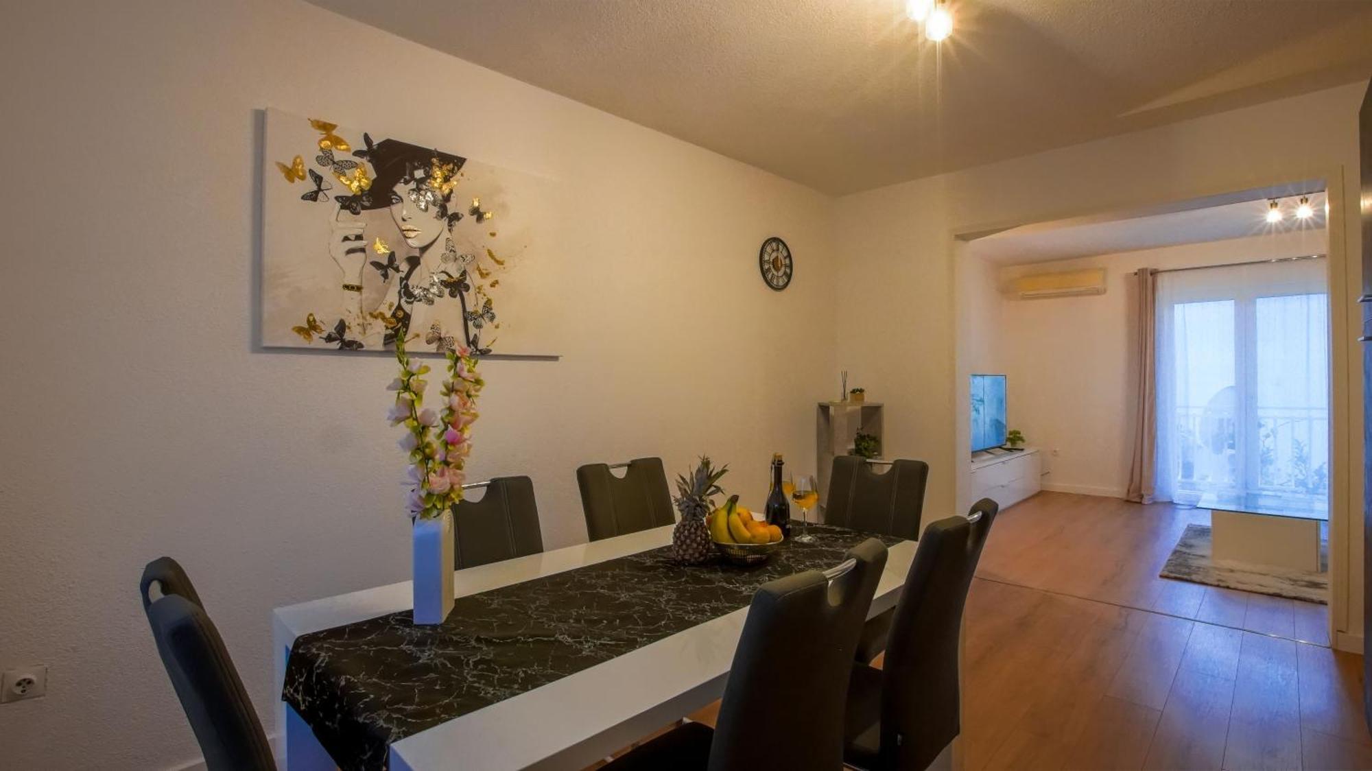 Apartman Mia With Pool1 Сплит Екстериор снимка