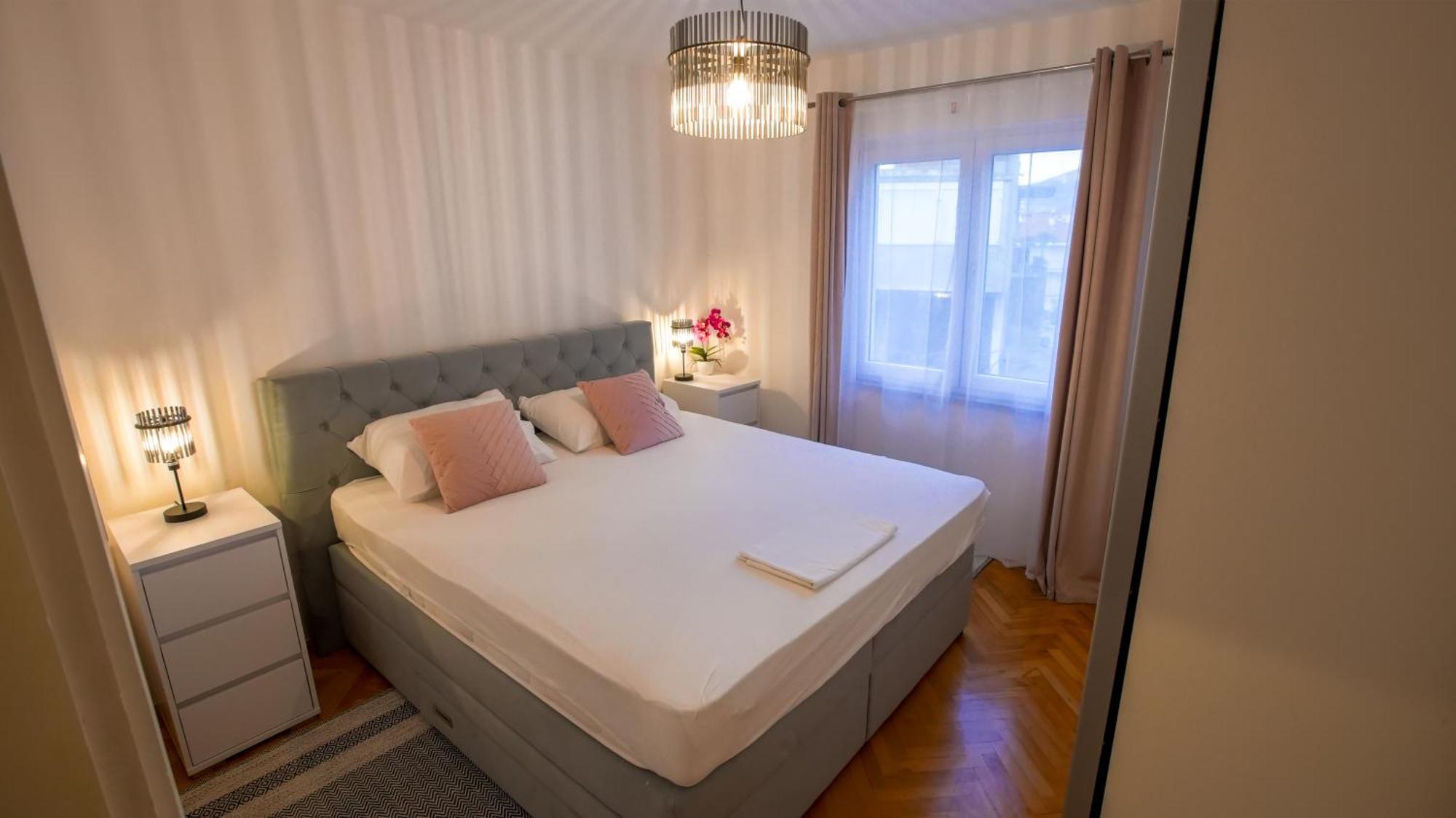 Apartman Mia With Pool1 Сплит Екстериор снимка