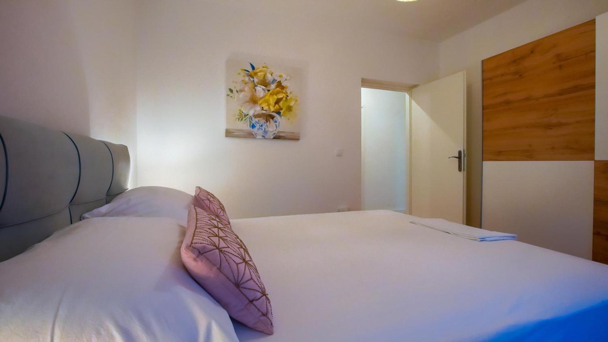 Apartman Mia With Pool1 Сплит Екстериор снимка