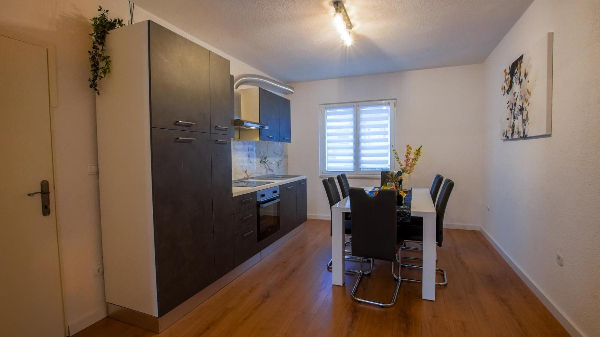 Apartman Mia With Pool1 Сплит Екстериор снимка