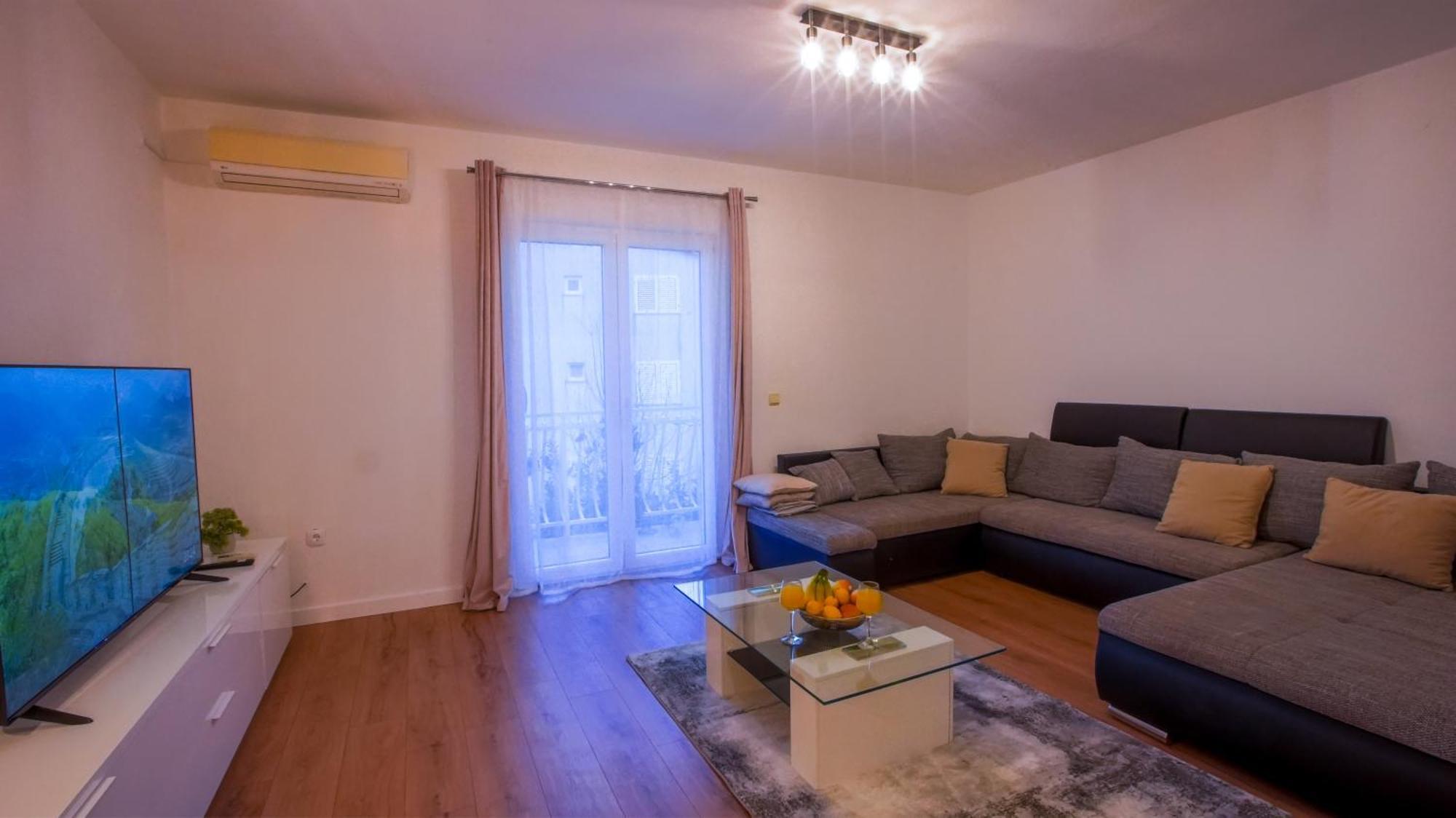 Apartman Mia With Pool1 Сплит Екстериор снимка